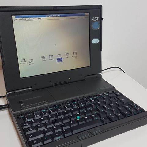 AST Ascentia 900N Retro Laptop