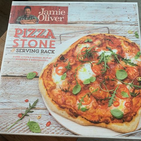 Jamie Oliver Pizzastein – Sprø Bunn med Pizzastein