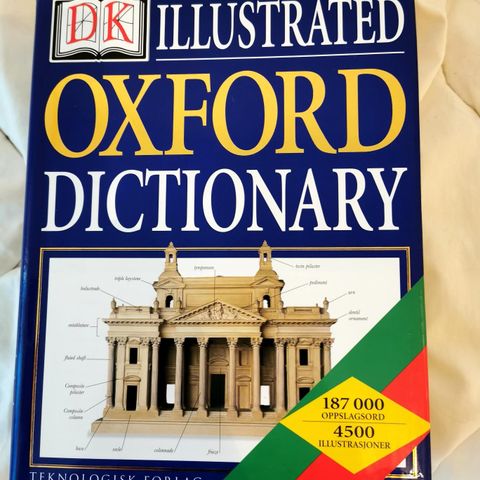 DK Illustrated Oxford Dictionary in Full Color