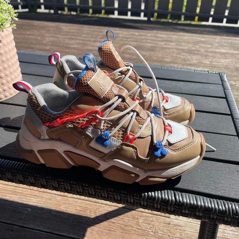 Tommy hilfiger sneakers sko str 36