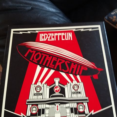 Selger bort Led Zeppelin Mother Ship Box Set 4 Vinyler