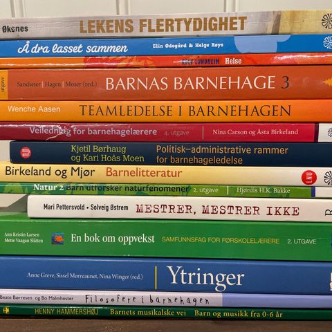 Bøker til barnehagelærerstudie