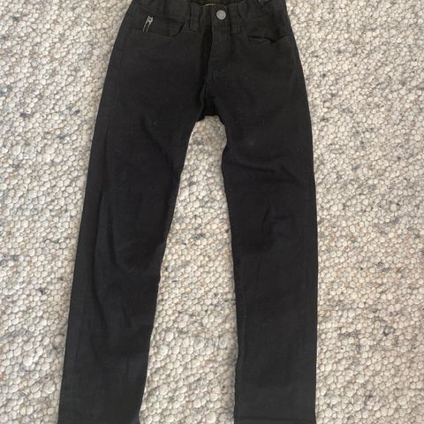 Flotte svarte jeans str 134cm/8-9år - pent brukt