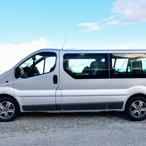 TIL LEIE UTLEIE  9 Seters bil  LEIES UT Opel VIvaro / VW Caravelle