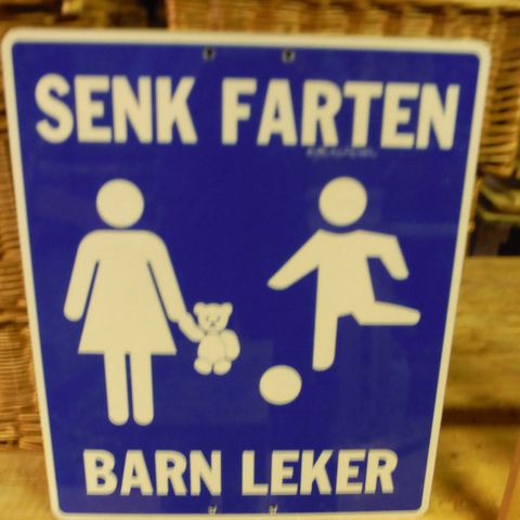 Senk farten skilt