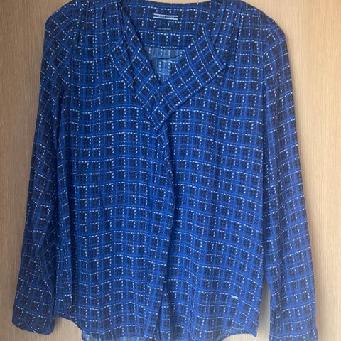 Tommy Hilfiger bluse i viscose strl 6 - som ny