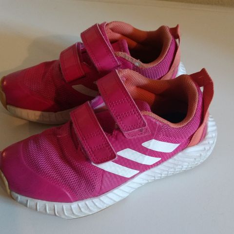 Adidas treningssko, str. 33