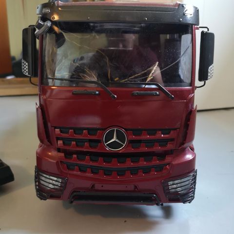 Tamiya Mercedes Arocs 6x4 tipper truck