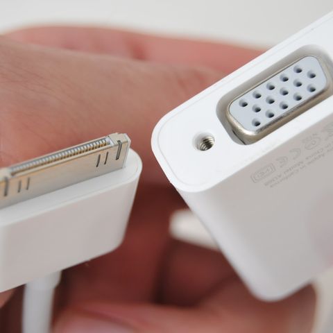 Apple A1368 adapter til skjerm - 30-pins-til-VGA-hunn