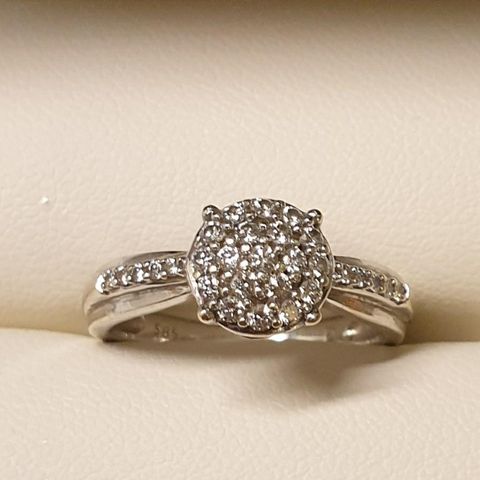 Diamant ring , størrelse 50