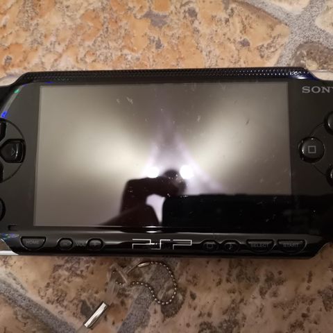 PSP med et spill selges