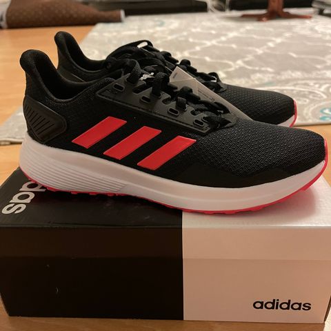 Adidas sko str 38