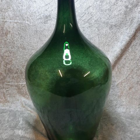 Retro vinballong/glassballong/pynte flaske i grønn glass.Ny pris