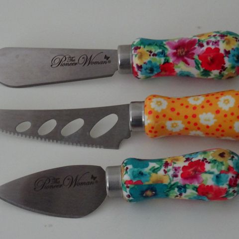 Cheese knife set