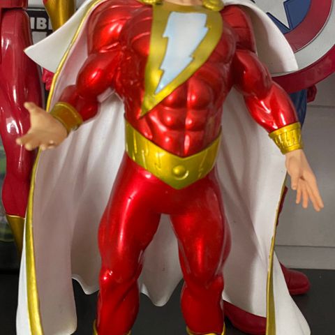 Shazam figur