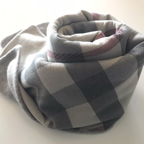 Burberry skjerf