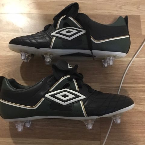 HELT NY UMBRO SPECIALI TROPHY SG str :40,5