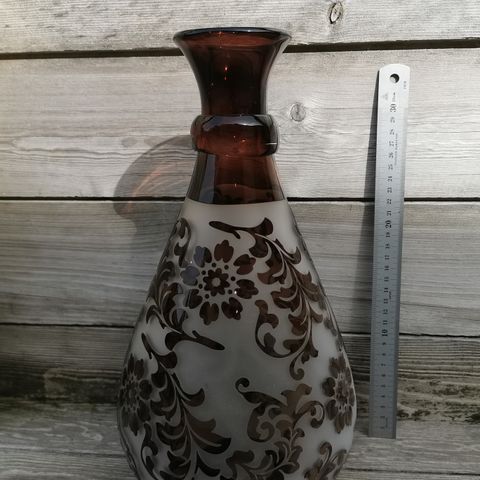 Håndlaget stor vase