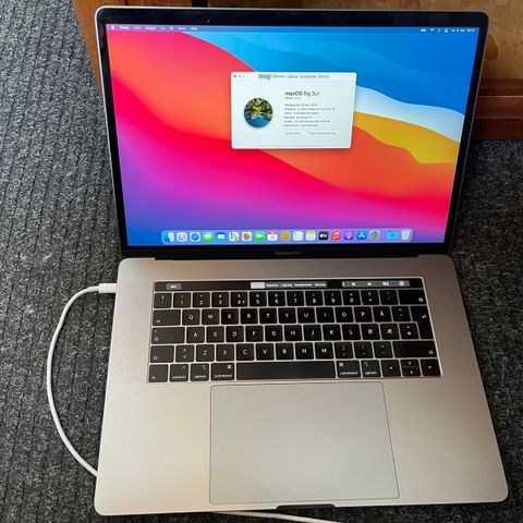 2019 MacBook pro 15 i9 16gb ram 500gb ssd rep objekt