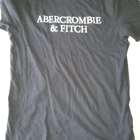 Abercrombie and Fitch tshirt selges