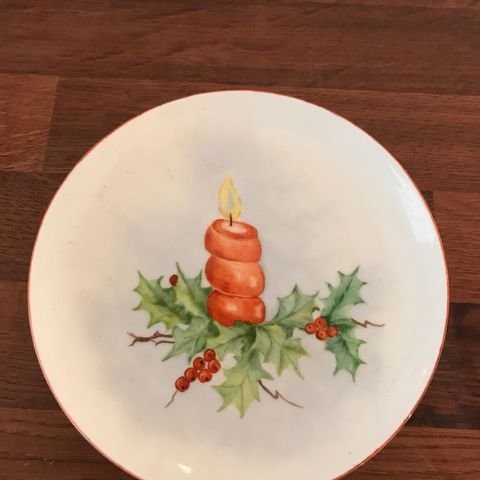 Fin håndmalt tallerken fra J.K  Drøbak , lokal kunstner