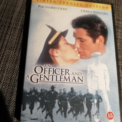 An Officer and a Gentleman (DVD) - 1982