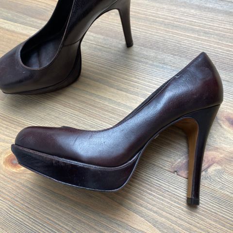 Brune pumps skinn Str 37