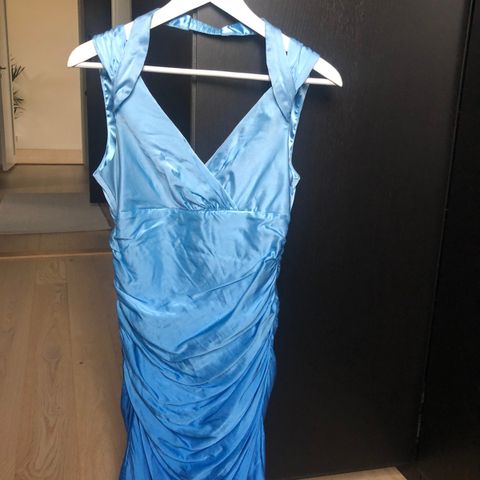 Nydelig blå Ardeen B kjole