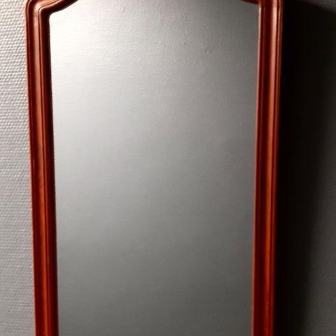 Vakkert antikk/vintage speil med ekte treramme