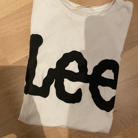 Lee T-skjorte