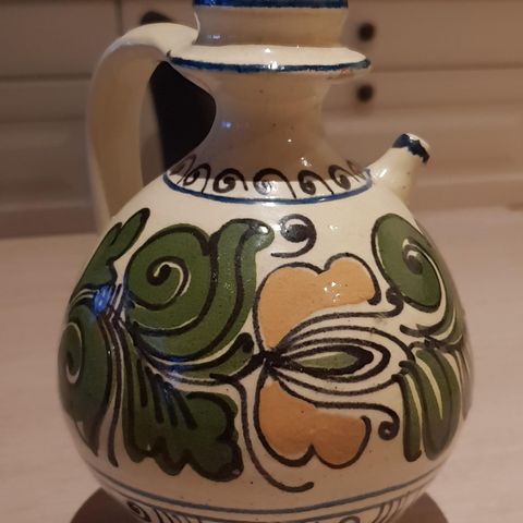 Mugge/krukke/vase. Håndlaget og håndmalt.