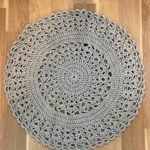 NY heklet matte // mandala 60 cm