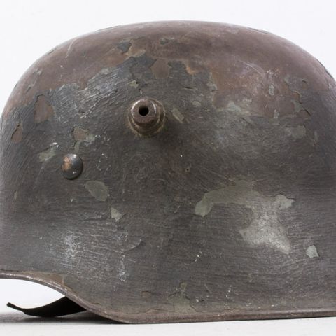 Tysk hjelm ønskes kjøpt