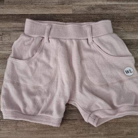 Nydelig ullshorts fra WoolLand i str. 98-104.