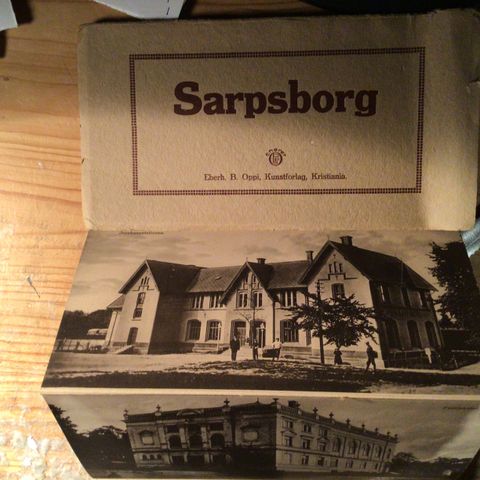 Kr 90 Sarpsborg bildefolder med 10 gml bilder