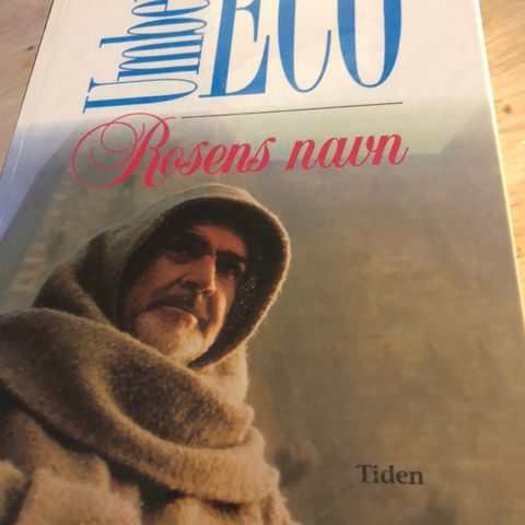 Rosens navn av Umberto Eco til salgs.