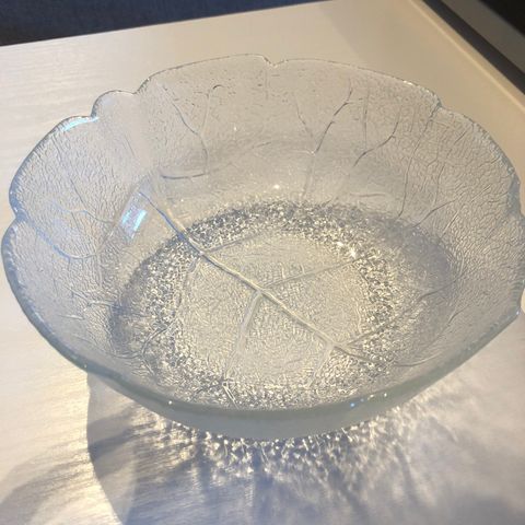 GLASSBOLLE: glasskål, diameter 17,5 cm