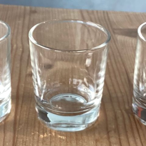 REIMS FRANCE-3 kraftige flotte glass (snappglass).H.5,4 cm, Diam. 4,4 cm.SOM NYE