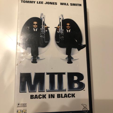 Man in black - Back in black / VHS