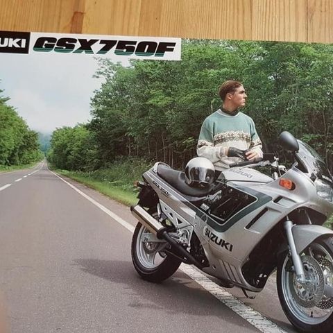 Suzuki brosjyre.