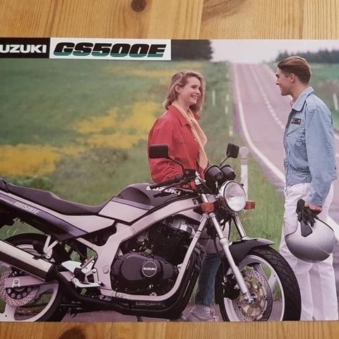 Suzuki GS 500E brosjyre.