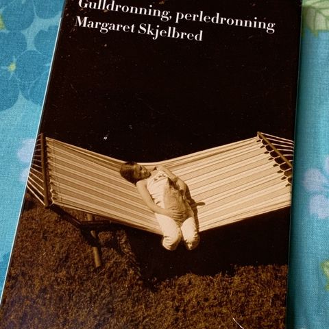 Gulldronning, perledronning av Margaret Skjelbreid