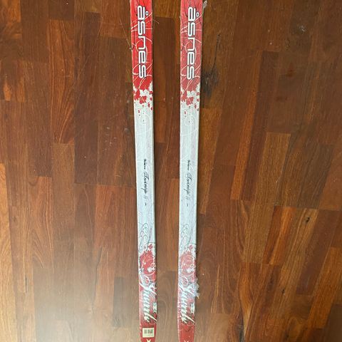 Nye 110 cm lange langrenn ski. Kun ski uten binding.