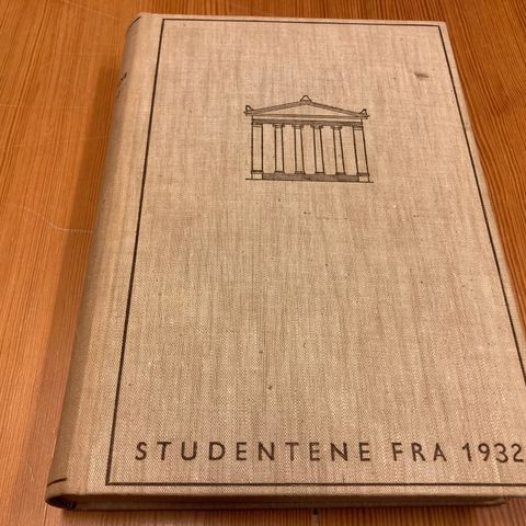 Tryggve Juul Møller (red.) : STUDENTENE FRA 1932