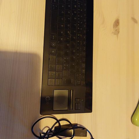 ACE oppladbart trådløst tastatur