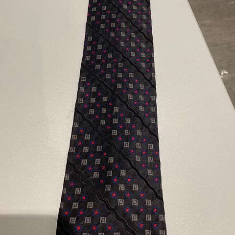 Diverse slips selges pent brukt og billig