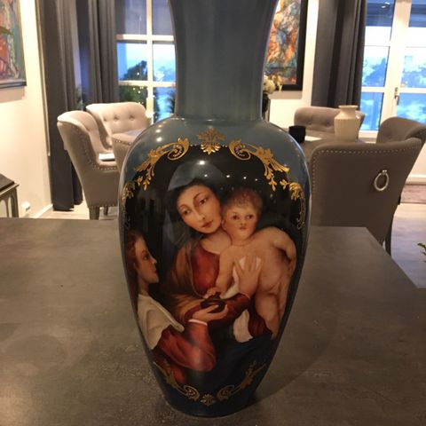 Håndmalt vase av Tove Olsen