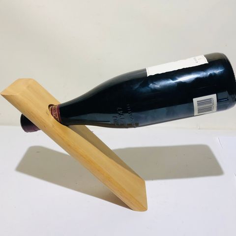 Vinflaskeholder