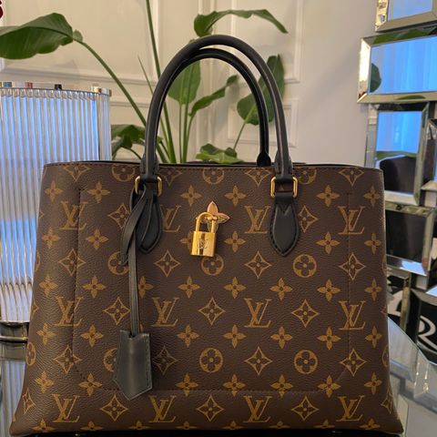 Louis Vuitton flower tote mng