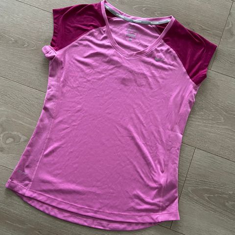 Nike t-shirt